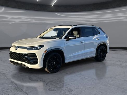 New 2026 Volkswagen Tiguan SE R-Line FWD image 3