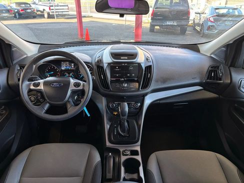 Used 2015 Ford Escape SE w/ Equipment Group 201A image 9