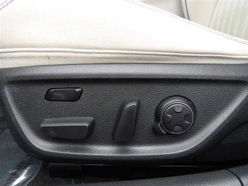 Used 2019 Genesis G70 3.3T Advanced w/ Elite Package image 23