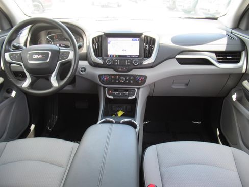 Used 2024 GMC Terrain SLE w/ Driver Convenience Package FWD image 12