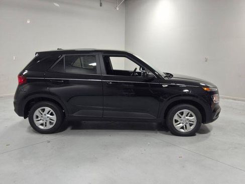 New 2026 Hyundai Venue SE FWD image 13