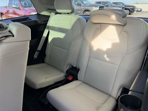Used 2023 Volvo XC90 B6 Plus w/ Protection Package Premier image 12