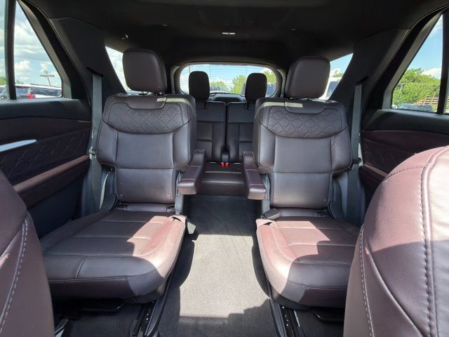 Used 2025 Ford Explorer Platinum w/ Ultimate Package AWD/4WD image 45