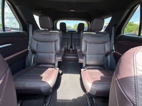 Used 2025 Ford Explorer Platinum w/ Ultimate Package AWD/4WD image 45