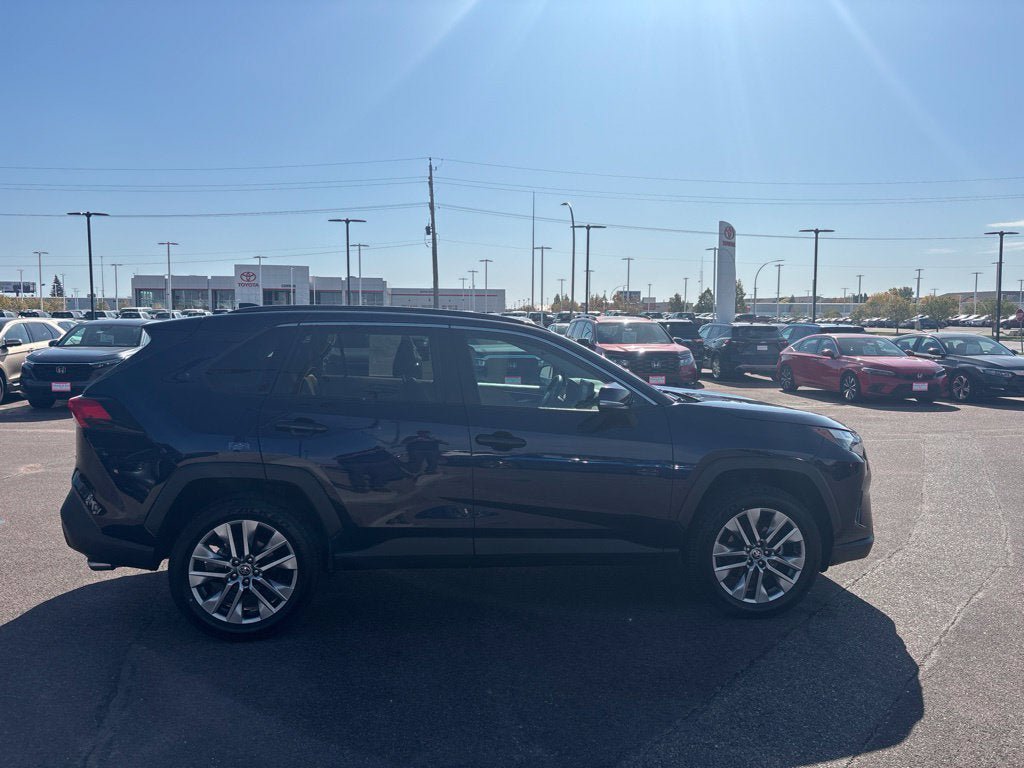 Used 2022 Toyota RAV4 XLE Premium FWD image 4
