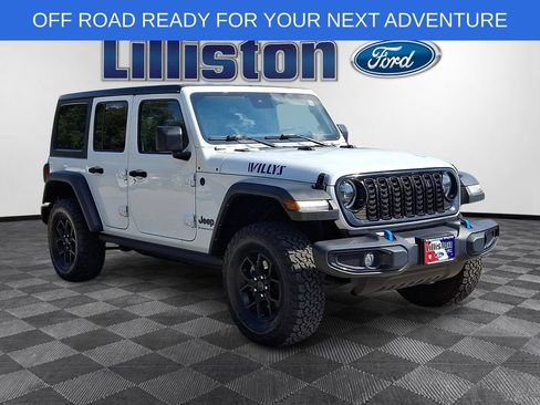 Used 2024 Jeep Wrangler Unlimited AWD/4WD image 3