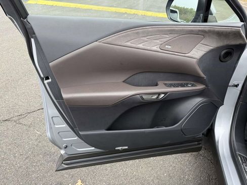 Used 2025 Lexus RX 450h AWD w/ Luxury Package image 12