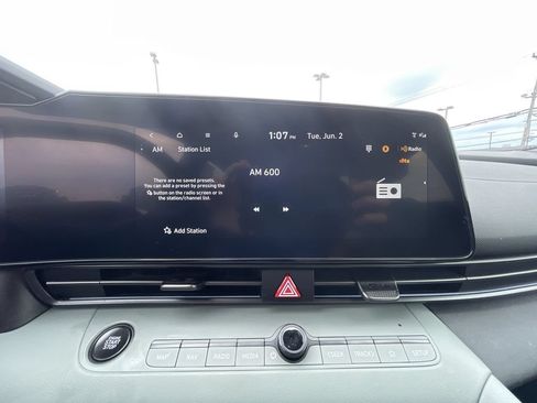 Used 2024 Hyundai Elantra Limited FWD image 14