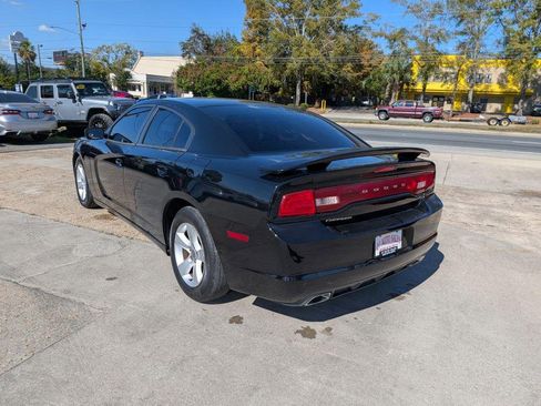 Used 2013 Dodge Charger SE image 7