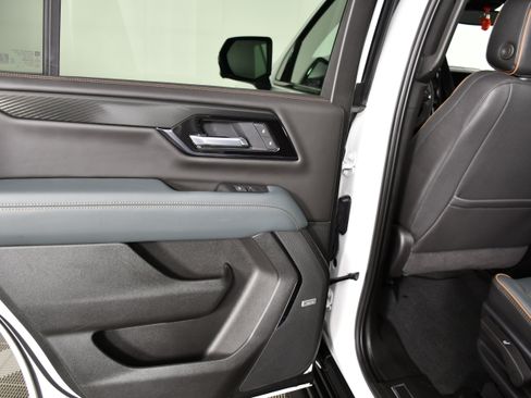Used 2025 GMC Yukon AT4 AWD/4WD image 49