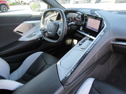 Used 2024 Chevrolet Corvette Stingray w/ Z51 Performance Package image 12