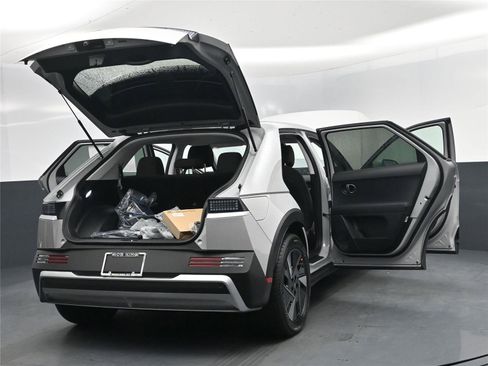 New 2026 Hyundai Ioniq 5 SE image 19