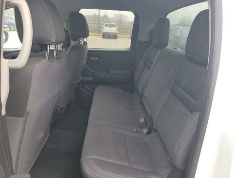 Used 2023 Nissan Frontier SV image 17