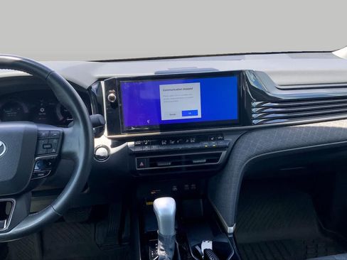 Certified 2025 Toyota Camry XLE FWD image 6