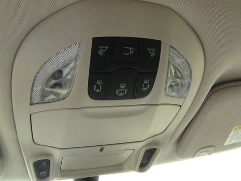 Used 2024 Chrysler Pacifica Limited AWD/4WD image 34