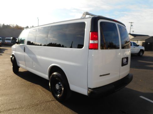 Used 2017 Chevrolet Express 2500 LS image 9