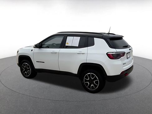 Used 2025 Jeep Compass Trailhawk image 16