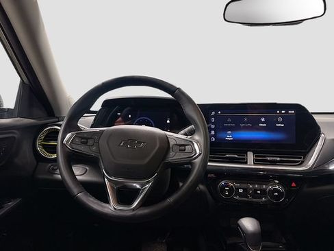 Used 2024 Chevrolet Trax ACTIV w/ Sunroof Package FWD image 23