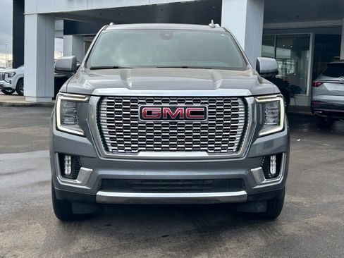 Used 2022 GMC Yukon XL Denali image 2