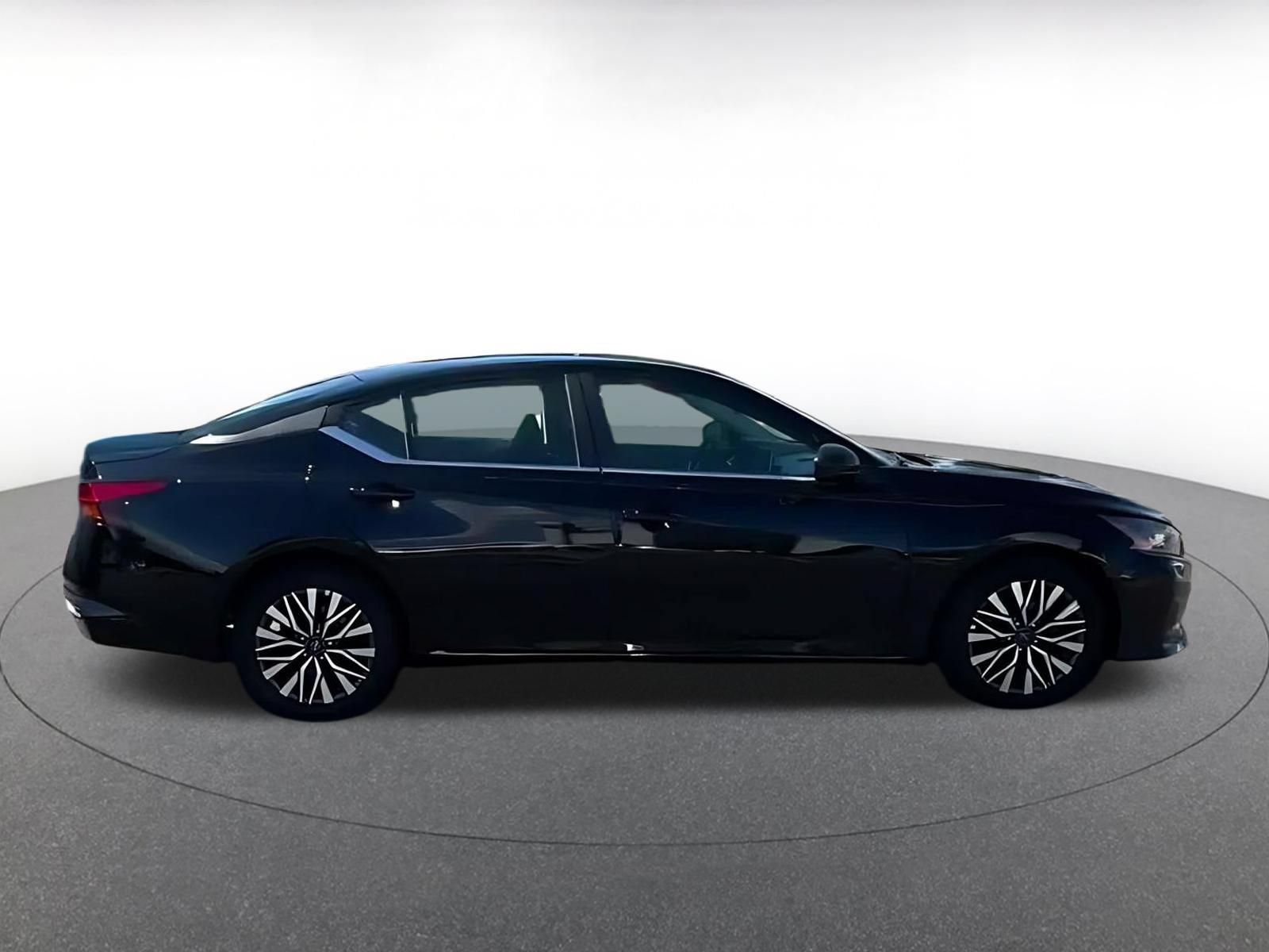 Used 2026 Nissan Altima 2.5 SV FWD image 4