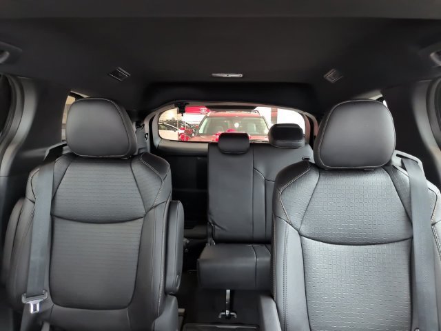 New 2026 Toyota Sienna XLE Woodland Edition AWD/4WD image 23