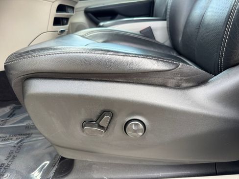 Used 2022 Chrysler Pacifica Touring-L FWD image 10