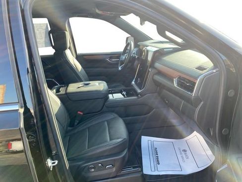 Used 2026 GMC Yukon Denali w/ LPO, Floor Liner Package AWD/4WD image 17