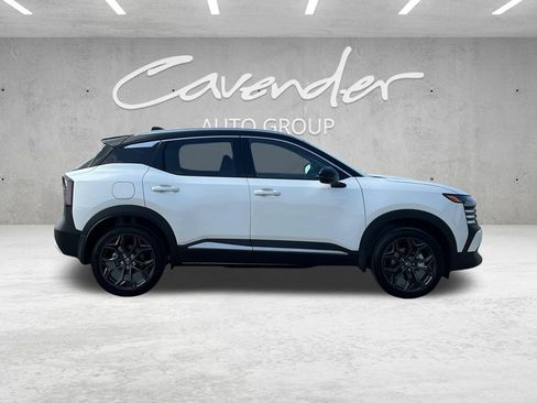 New 2026 Nissan Kicks SR FWD image 18