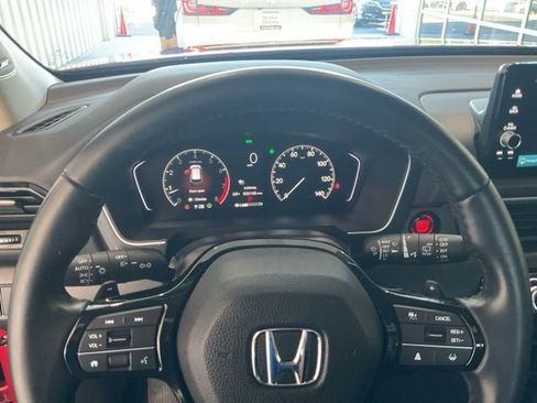 Certified 2025 Honda Pilot Touring image 8