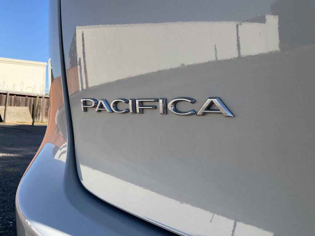 Used 2017 Chrysler Pacifica Touring-L Plus FWD image 15