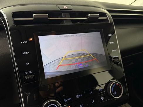 Used 2024 Hyundai Tucson SE image 18