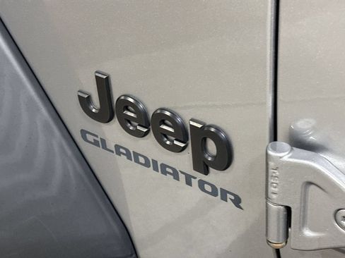 Used 2020 Jeep Gladiator Sport w/ Quick Order Package 24S AWD/4WD image 25