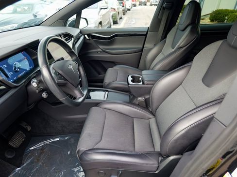 Used 2018 Tesla Model X 75D image 18