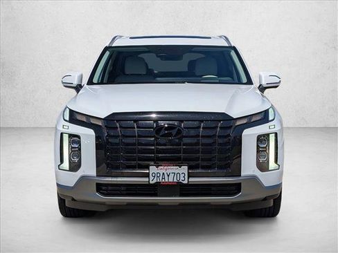 Used 2025 Hyundai Palisade Limited FWD image 2