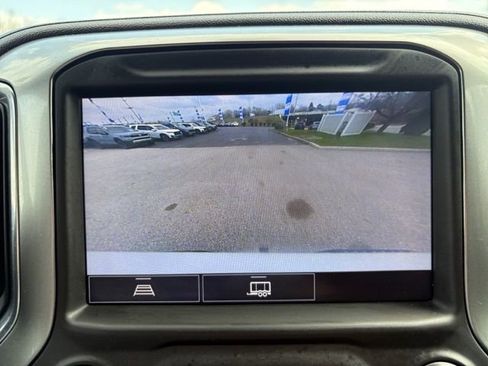 Used 2021 Chevrolet Silverado 1500 LT Trail Boss w/ Convenience Package II image 25