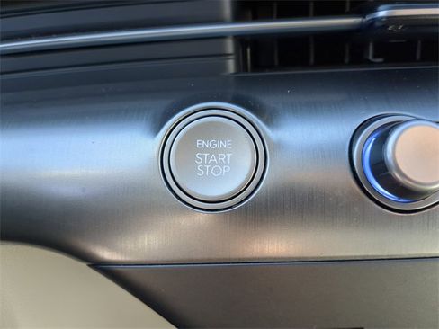 Used 2024 Hyundai Kona SEL image 30