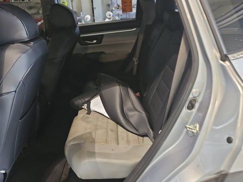 Used 2017 Honda CR-V LX image 9