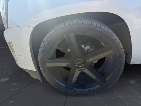 Used 2019 Cadillac Escalade Luxury image 14