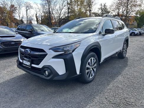 Certified 2025 Subaru Outback Premium AWD/4WD image 4