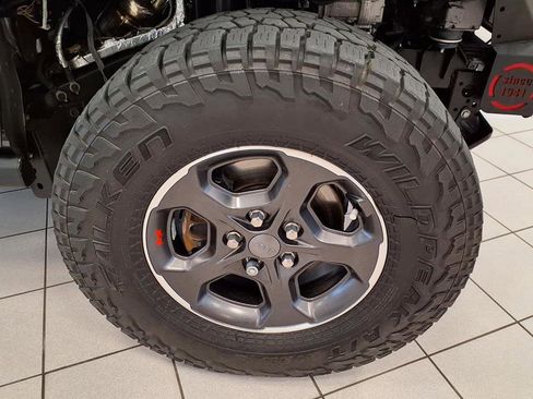 Used 2023 Jeep Gladiator Rubicon w/ LED Lighting Group image 8