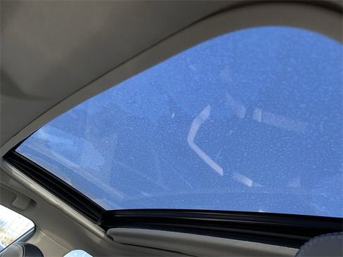 Used 2017 Toyota RAV4 Limited image 28