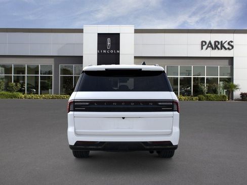 New 2026 Lincoln Navigator L Reserve w/ Jet Appearance Package AWD/4WD image 5