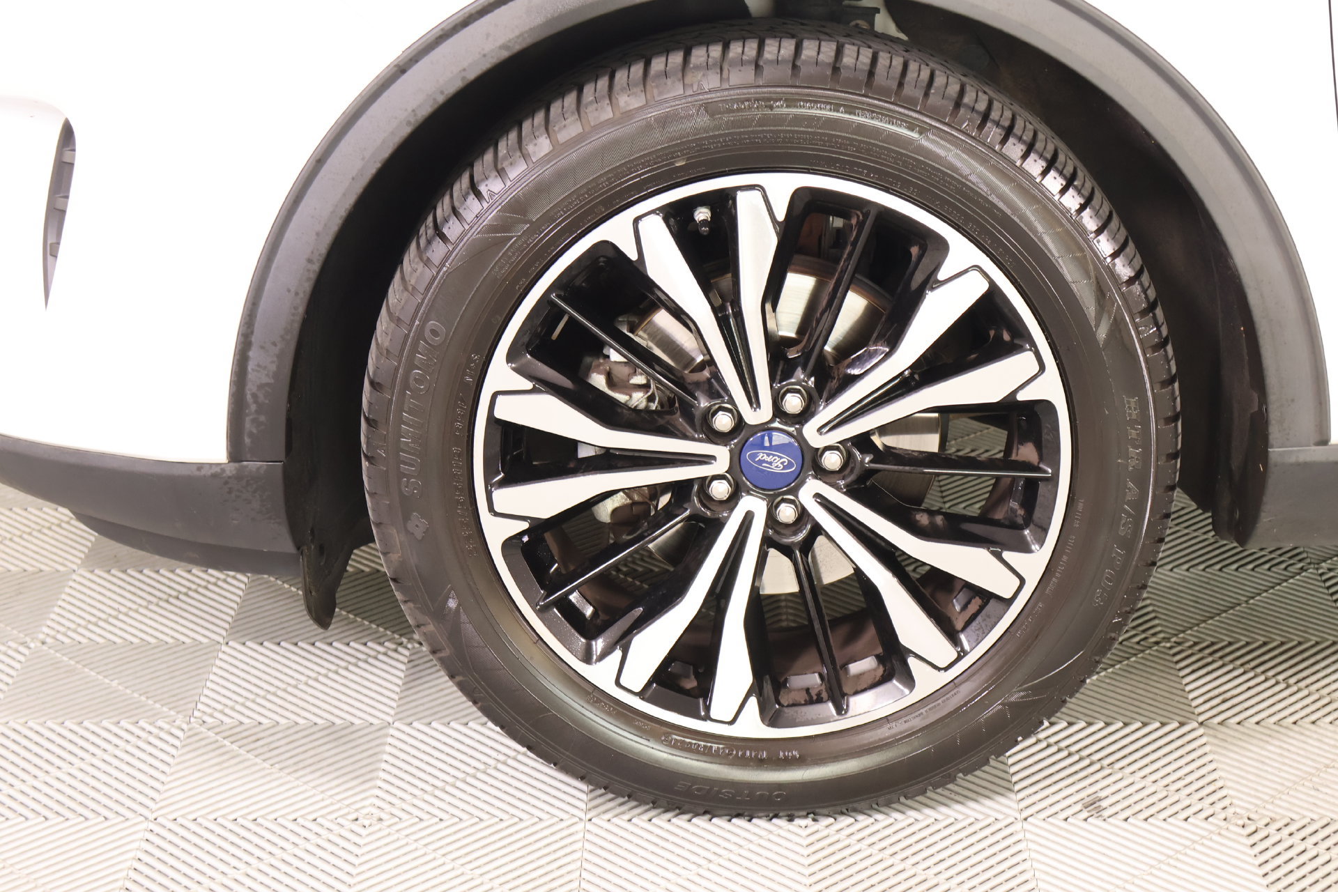 Used 2021 Ford Escape SE w/ SE Sport Appearance Package FWD image 16