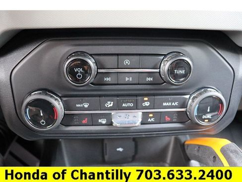 Used 2022 Ford Bronco Badlands image 13