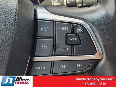 Used 2021 Toyota Highlander Platinum AWD/4WD image 31