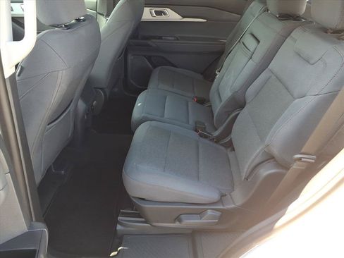 Used 2026 Ford Explorer Active AWD/4WD image 6