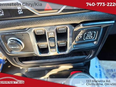 Used 2024 Jeep Wrangler Sport S image 19