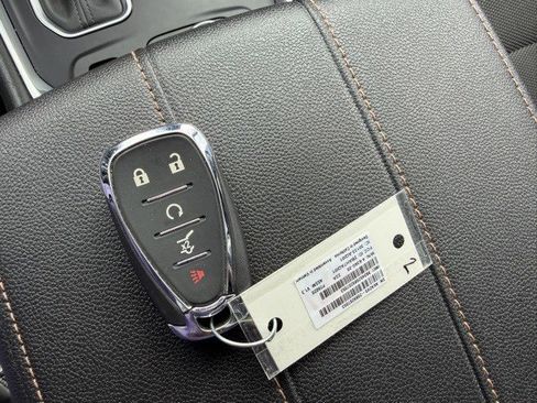 Used 2020 Chevrolet Traverse LT image 37