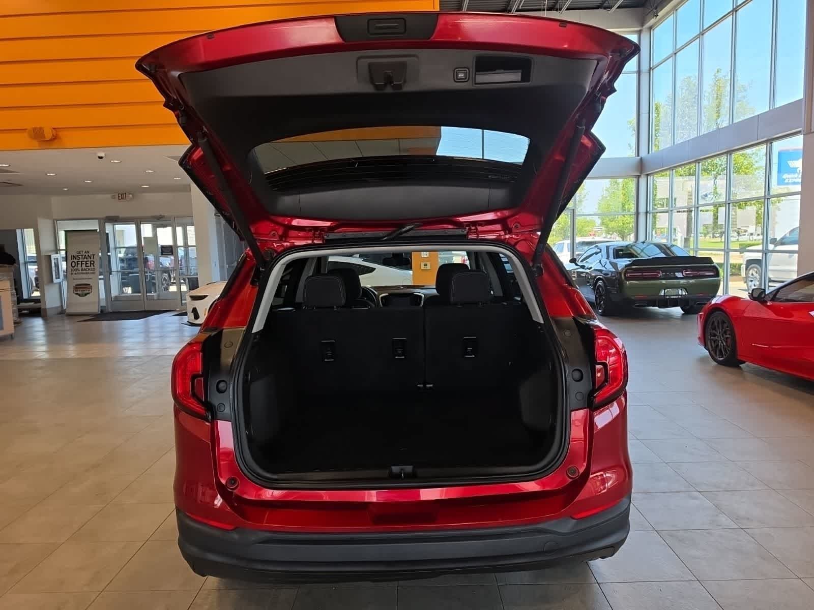 Used 2022 GMC Terrain SLE w/ Driver Convenience Package AWD/4WD image 30