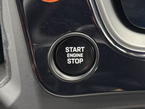 Certified 2025 Porsche Cayenne S AWD/4WD image 36